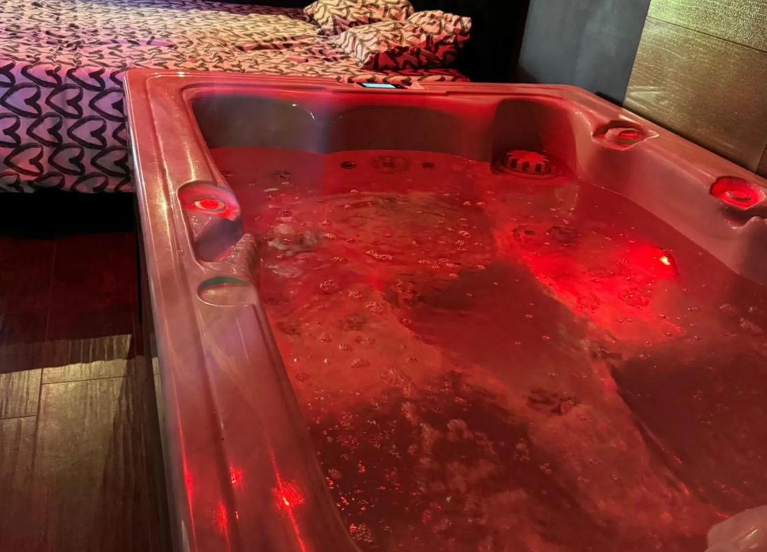 Apartment Love Room Villa Rhona Avec Jacuzzi Caderousse