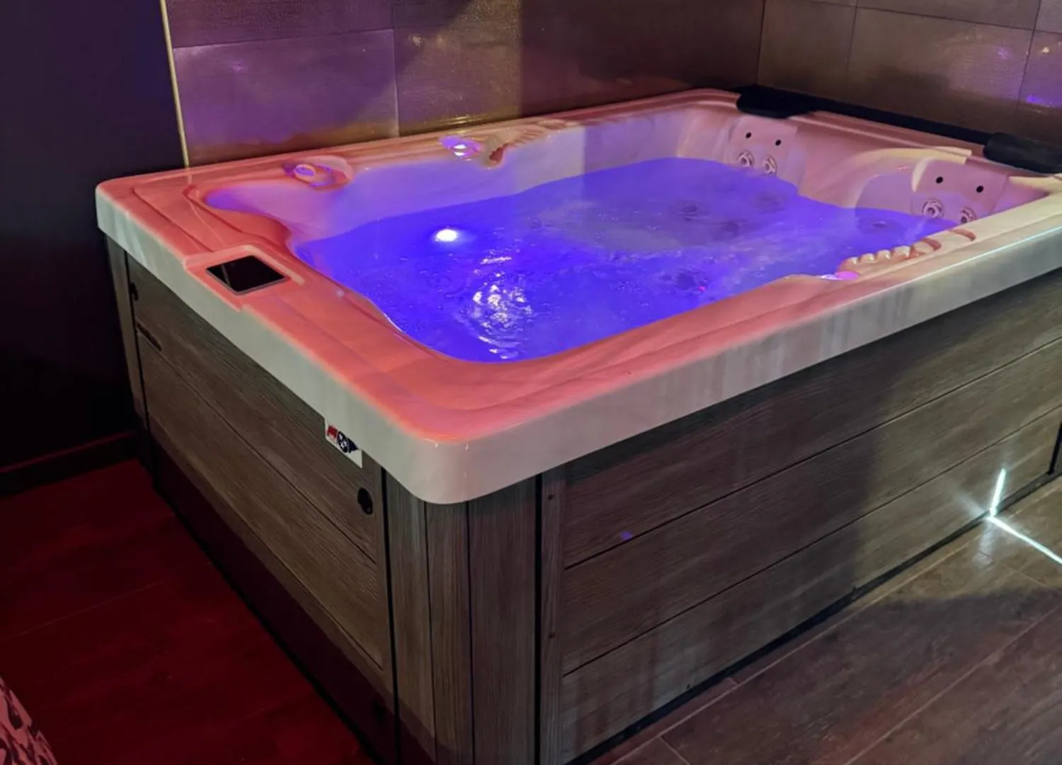Love Room Villa Rhona Avec Jacuzzi Caderousse France