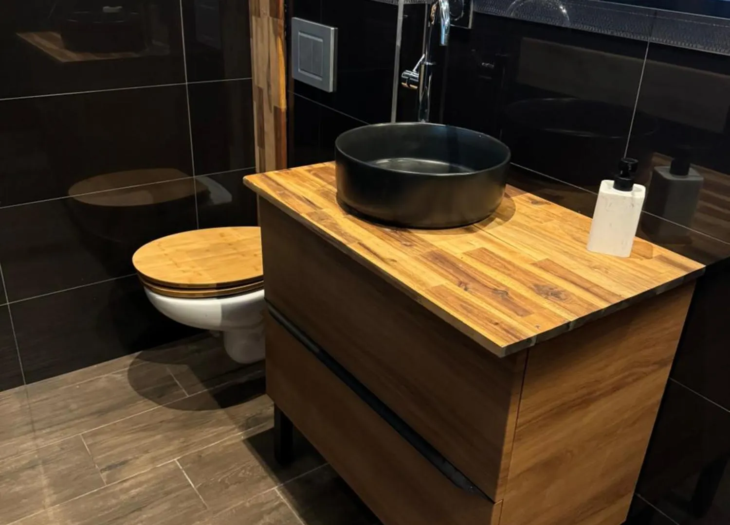 Apartment Love Room Villa Rhona Avec Jacuzzi Caderousse