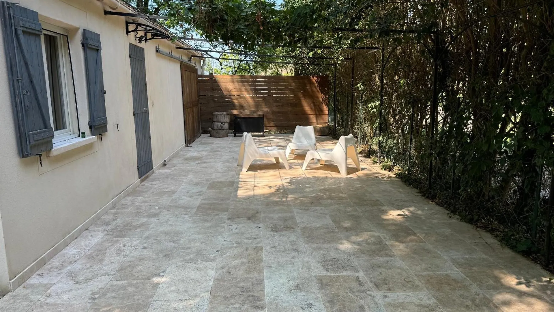 Apartment Love Room Villa Rhona Avec Jacuzzi Caderousse