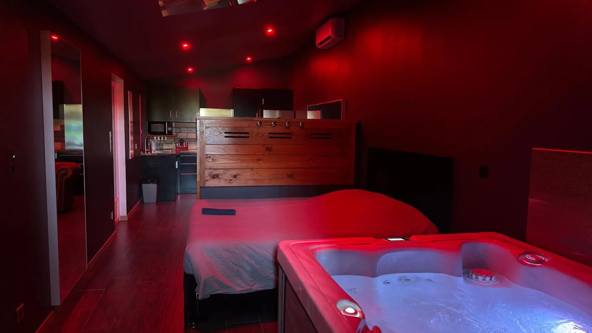 Love Room Villa Rhona Avec Jacuzzi Caderousse
