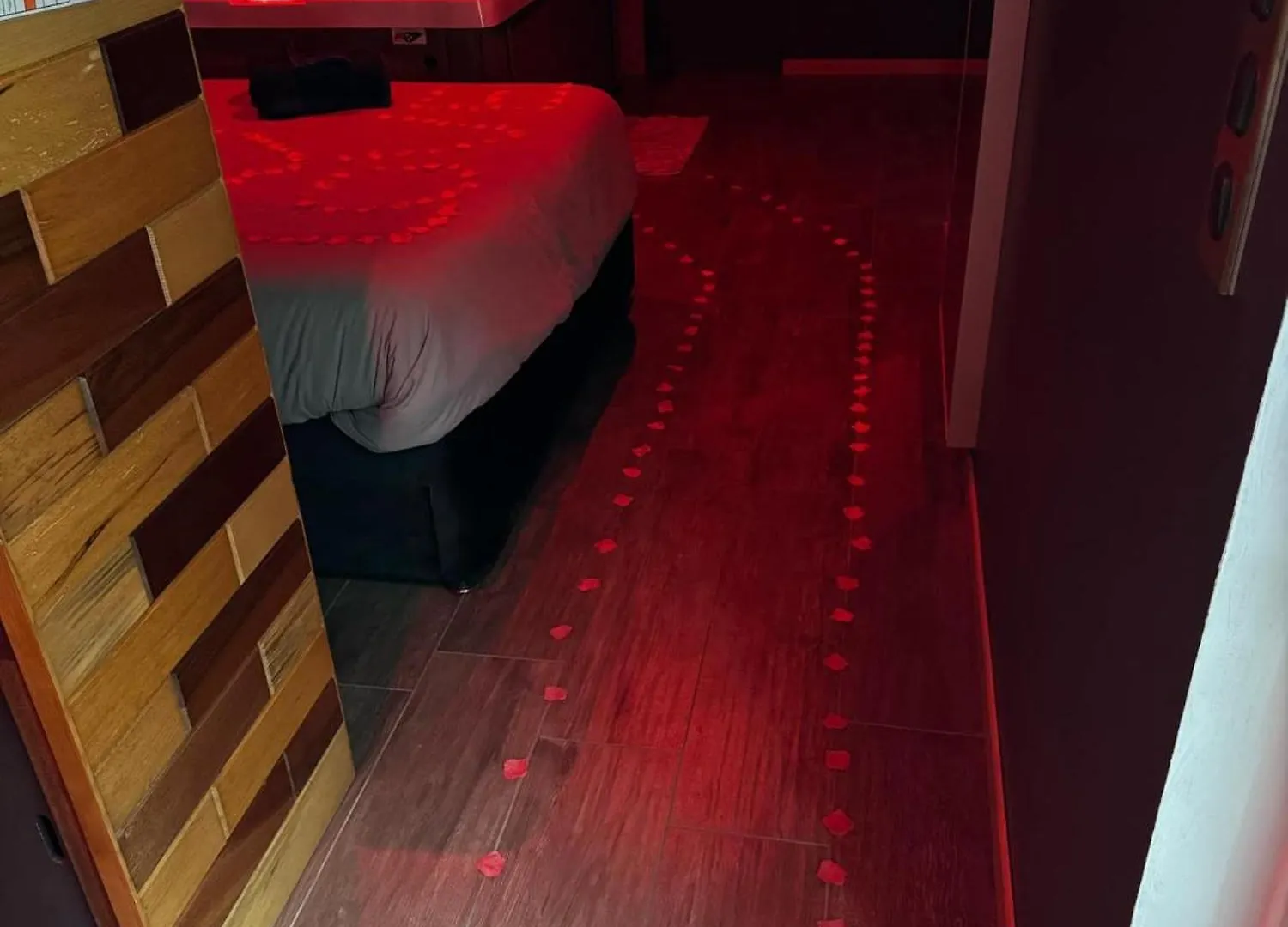 Love Room Villa Rhona Avec Jacuzzi Caderousse 0*,